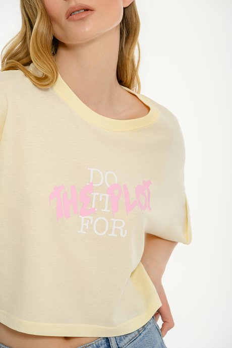 Κροπ t-shirt με τύπωμα