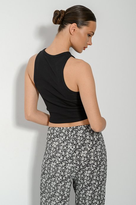 Rib sleeveless top with halter neckline