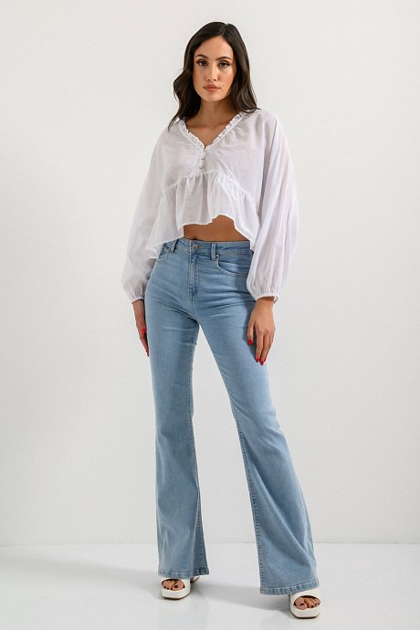 Cropped top with asymmetric ending