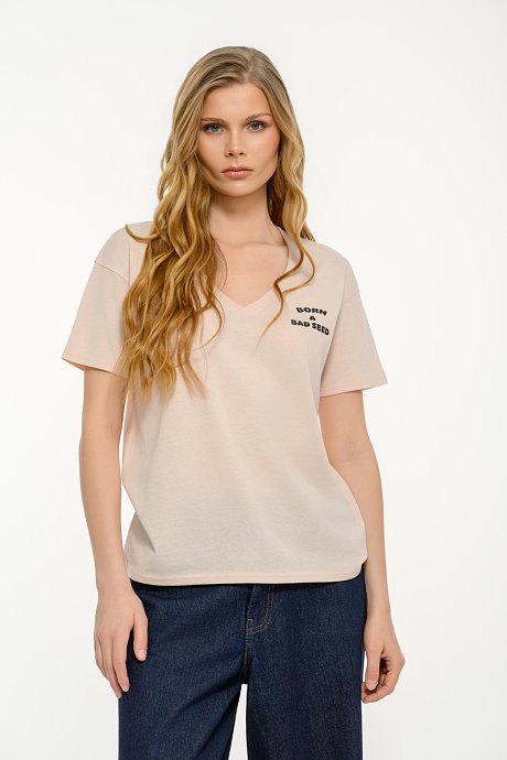 T-shirt με τύπωμα και V λαιμόκοψη