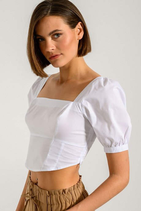 Cropped top with puffy sleeves