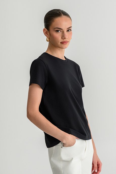 Basic t-shirt με στρογγυλή λαιμόκοψη