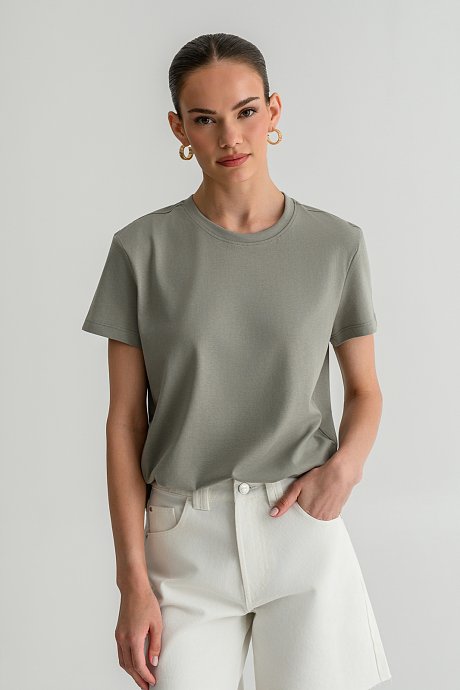Basic t-shirt με στρογγυλή λαιμόκοψη