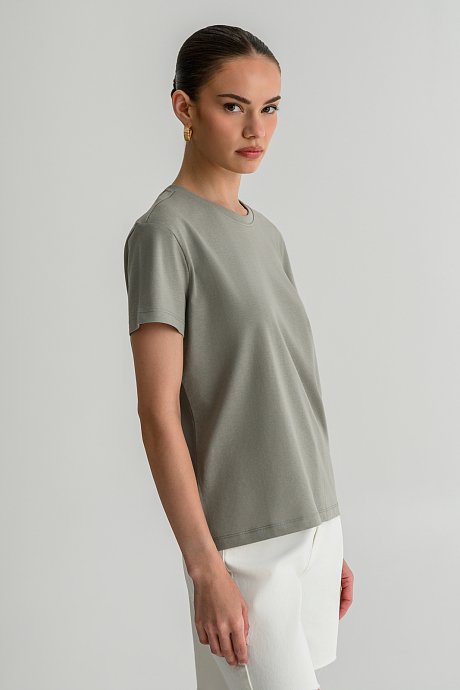 Basic t-shirt με στρογγυλή λαιμόκοψη
