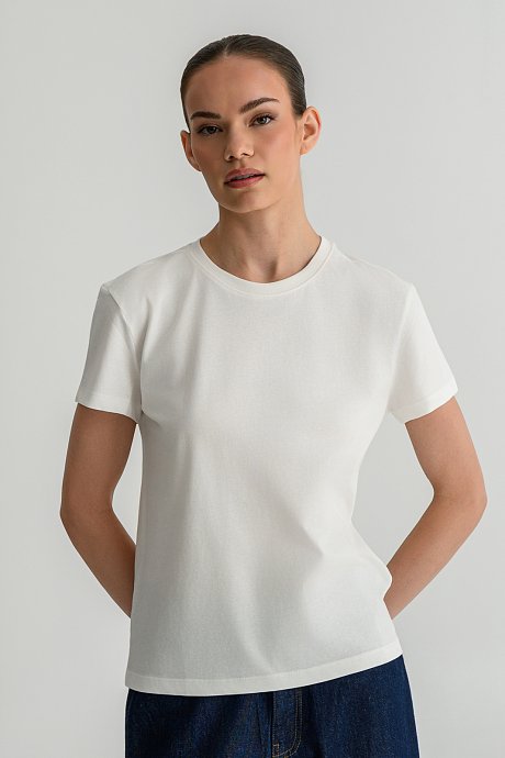 Basic t-shirt με στρογγυλή λαιμόκοψη