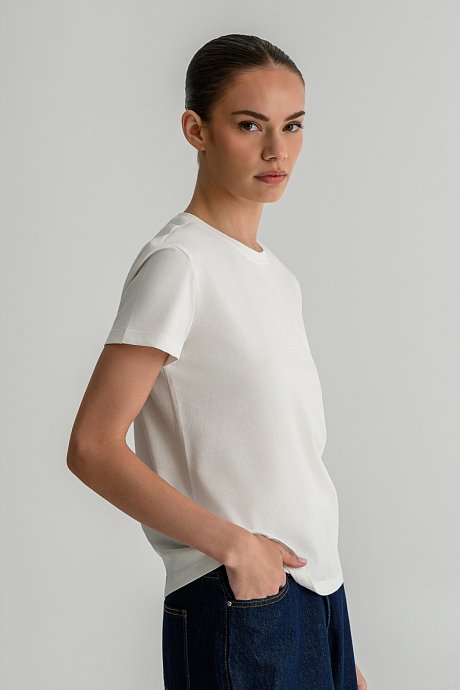 Basic t-shirt με στρογγυλή λαιμόκοψη
