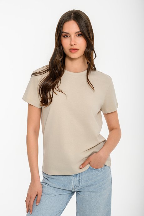 Basic t-shirt με στρογγυλή λαιμόκοψη