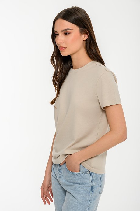 Basic t-shirt με στρογγυλή λαιμόκοψη