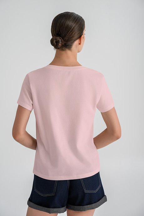 Basic t-shirt with V neckline