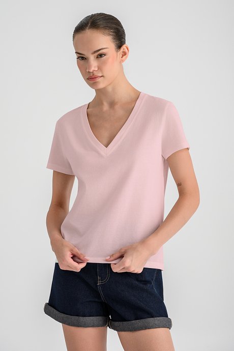 Basic t-shirt with V neckline
