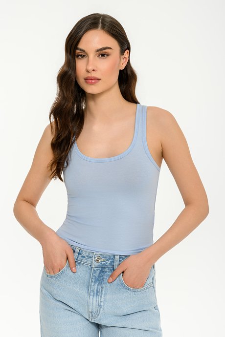 Sleeveless basic tank top
