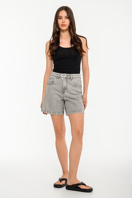 Sleeveless basic tank top