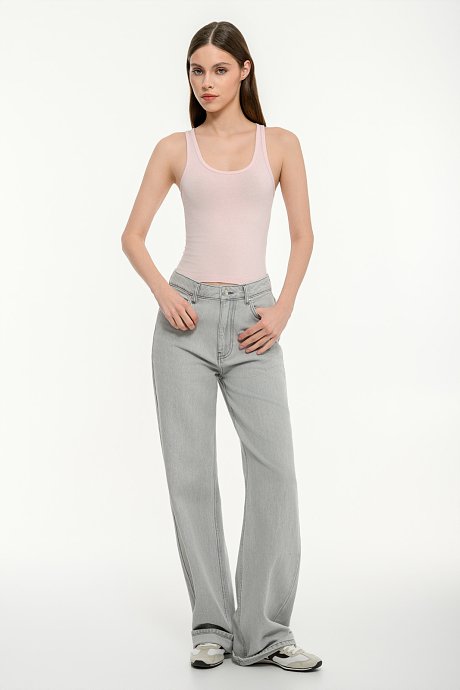 Sleeveless basic tank top