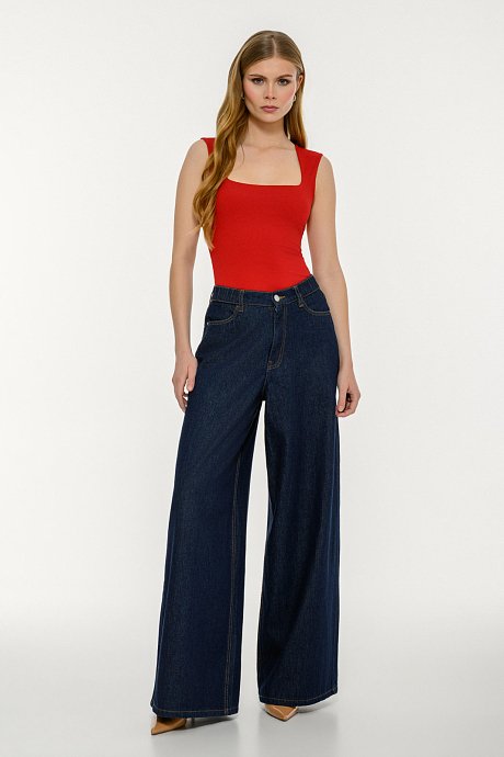 Lycra top with square neckline