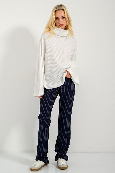Rib turtleneck blouse with wide sleeves
