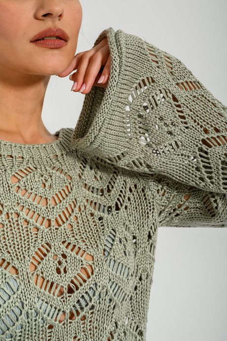 Crochet cropped knit