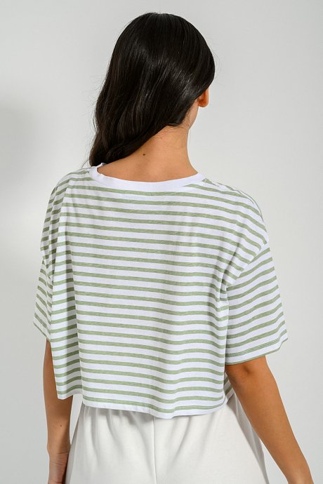 Striped crop top with round neckline