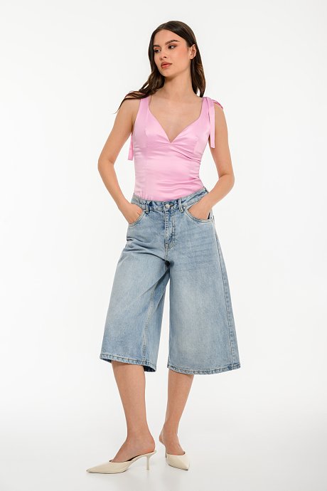 Top with shoulder tie and satin effect