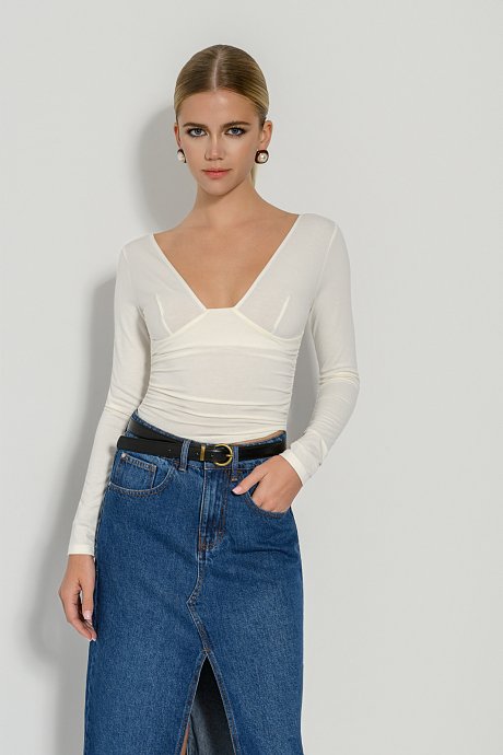 Top with V neckline and open back