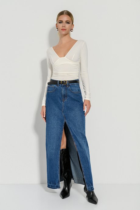 Top with V neckline and open back
