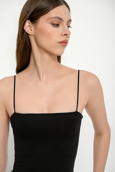 Sleeveless basic top with square neckline