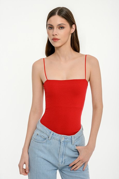 Sleeveless basic top with square neckline