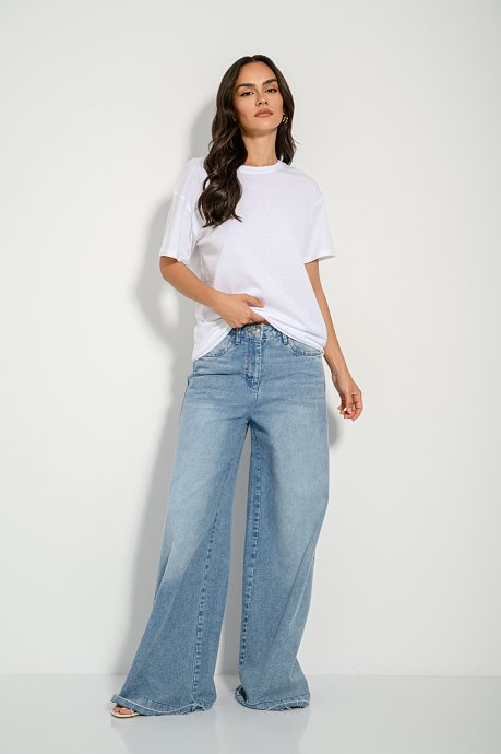 Basic t-shirt με κοντά μανίκια