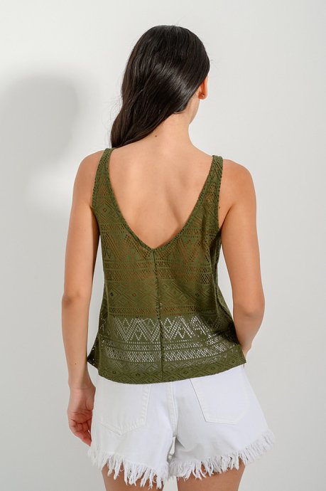 Crochet sleeveless shirt with perforated details