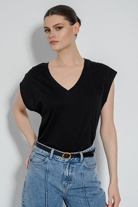 T-shirt με V ντεκολτέ