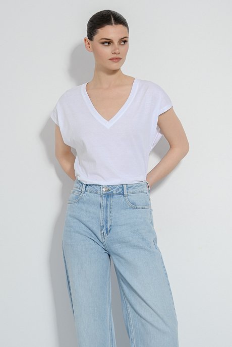 T-shirt με V ντεκολτέ