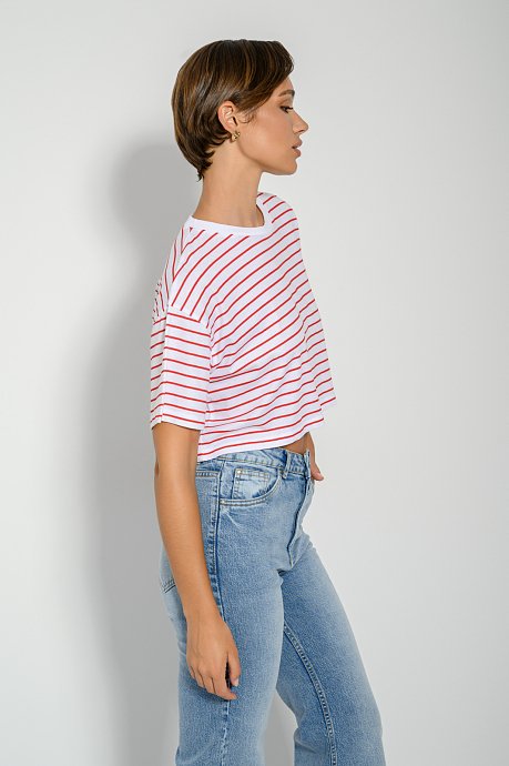 Cropped top with round neckline with stripes