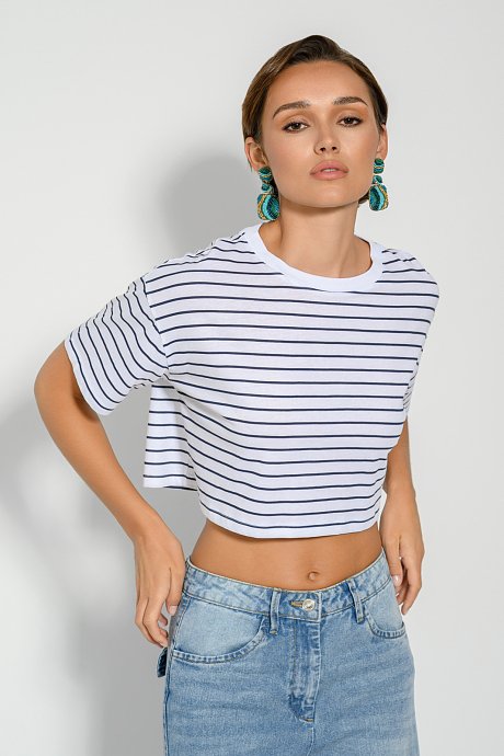 Cropped top with round neckline with stripes