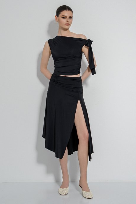 Lycra top with shoulder tie and shirring details