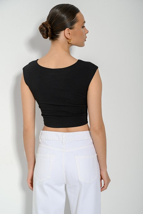Sleeveless rib cropped top