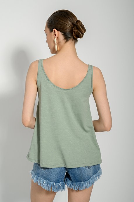 Basic sleeveless blouse