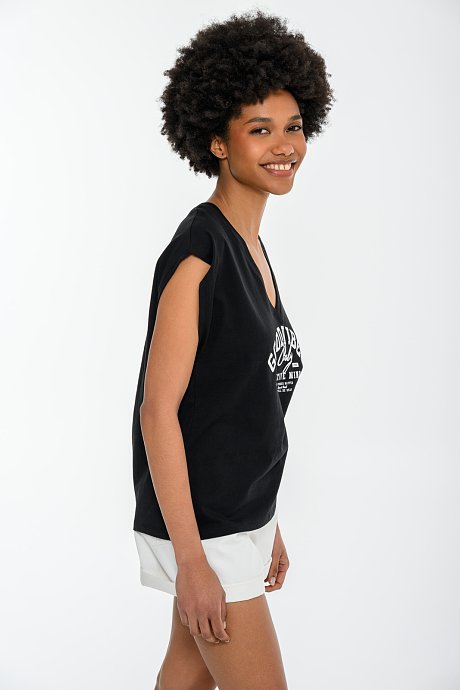 T-shirt με τύπωμα και V λαιμόκοψη