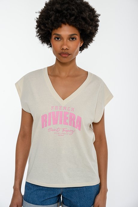 T-shirt με τύπωμα και V λαιμόκοψη
