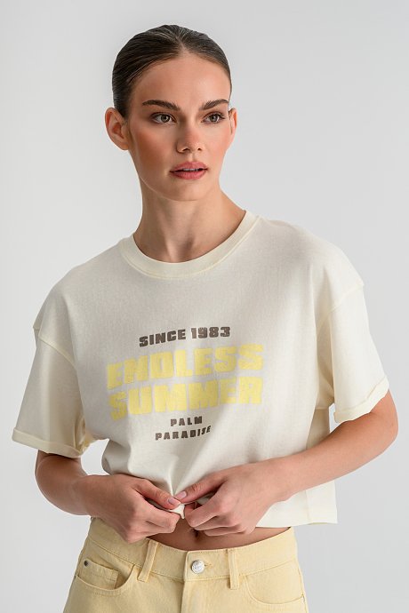 Κροπ t-shirt με τύπωμα