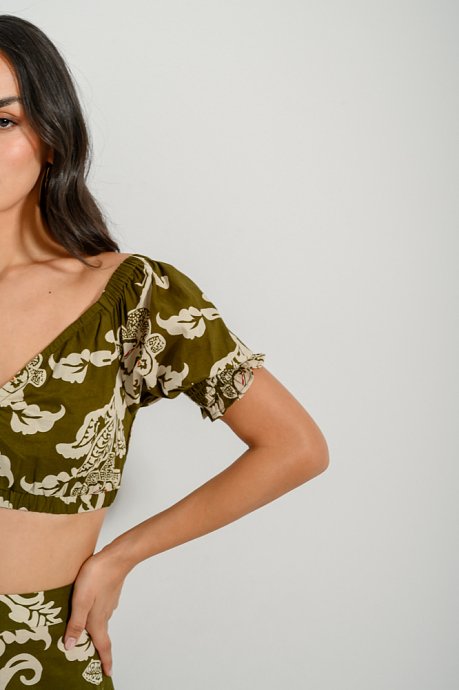 Crop top with print and ruffled details