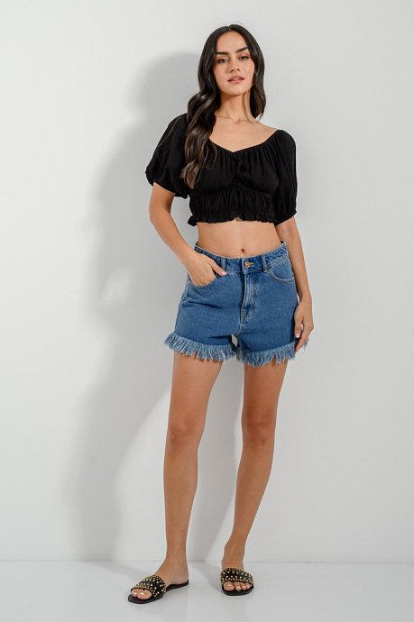 Cropped top with shirring details and puffy sleeves