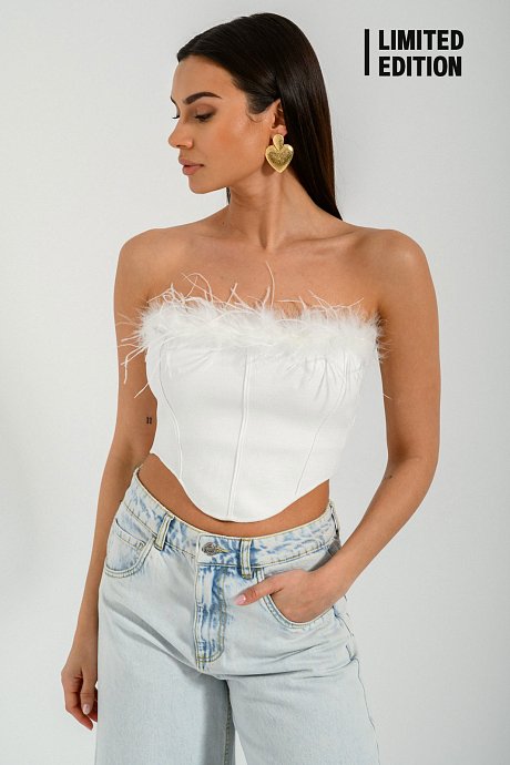 Strapless cropped knit with feathers