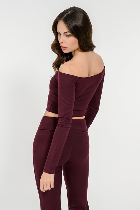 Off shoulder ribbed crop top
