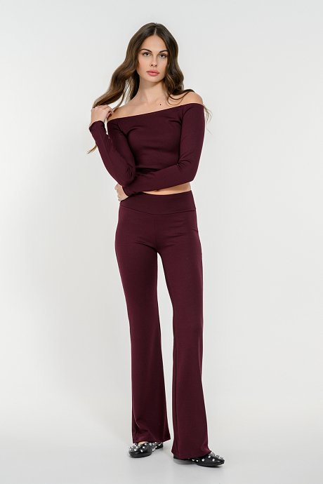 Off shoulder ribbed crop top