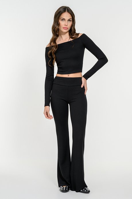 Off shoulder ribbed crop top