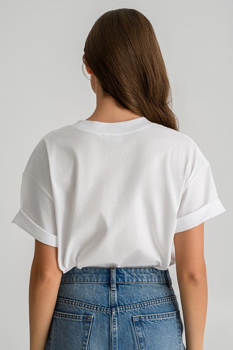 T-shirt με cut-out καρδιά και στρας