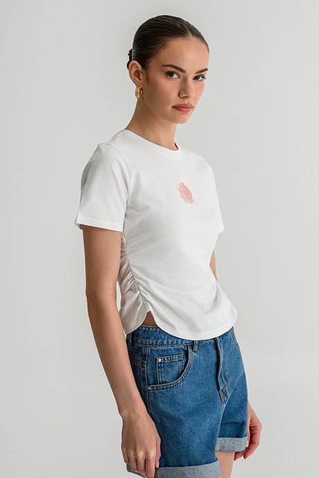 Μεσάτο t-shirt με σχέδιο κοχύλι και σούρες