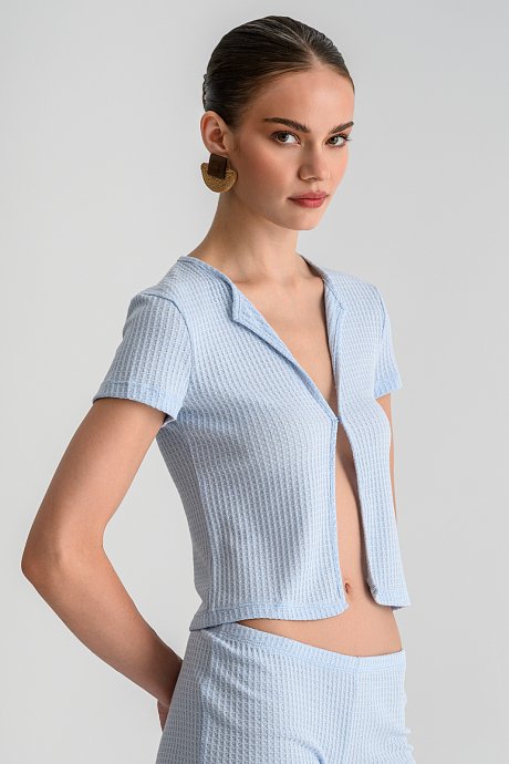 Top with V neckline and front slit