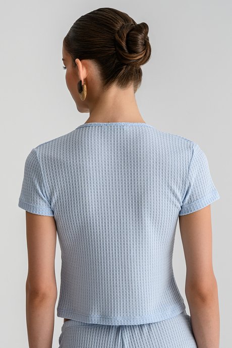 Top with V neckline and front slit