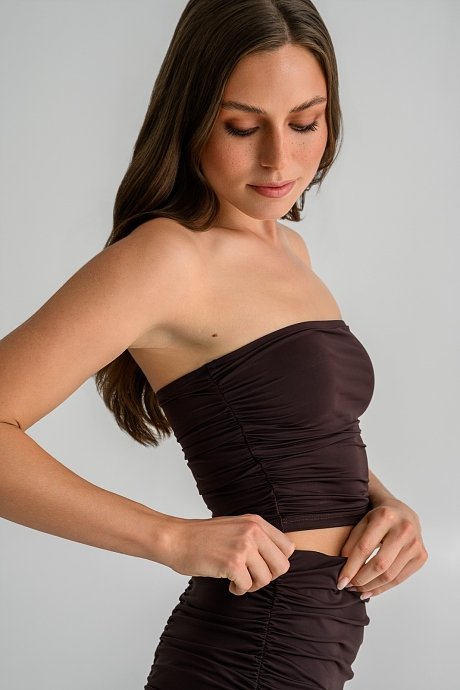 Strapless λύκρα κροπ τοπ με σούρες
