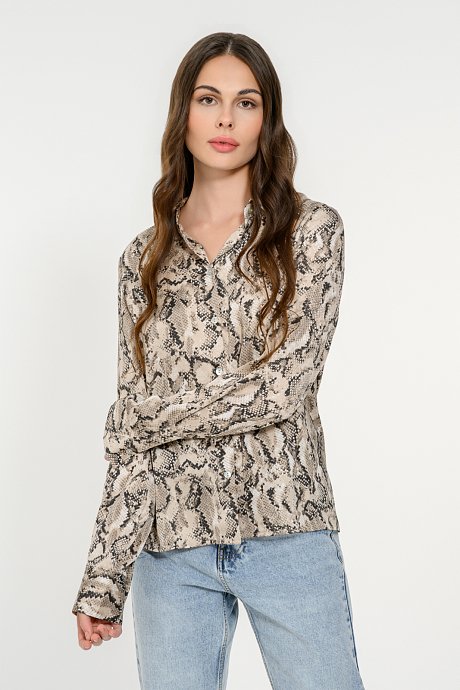 Πουκάμισο με snake print και σατινέ υφή